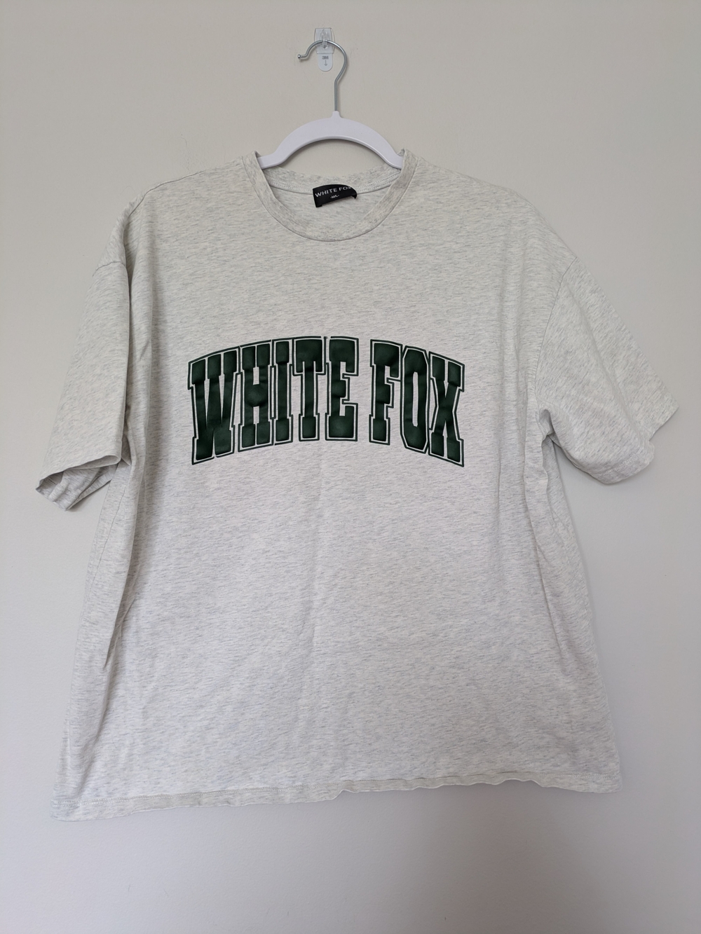 White Fox Light Gray Oversized Short-Sleeve Graphic Tee Sz M/L